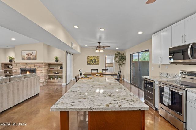 9420 E Sierra Street, Tucson, AZ 85710