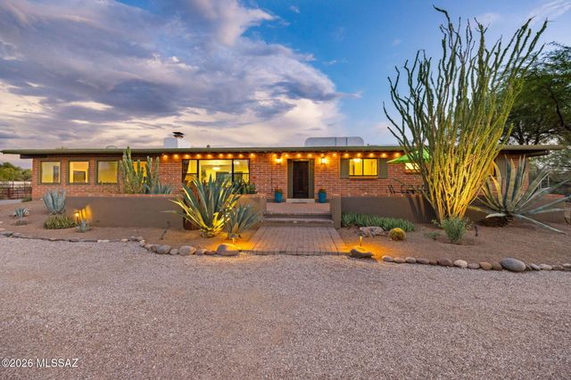 9420 E Sierra Street, Tucson, AZ 85710