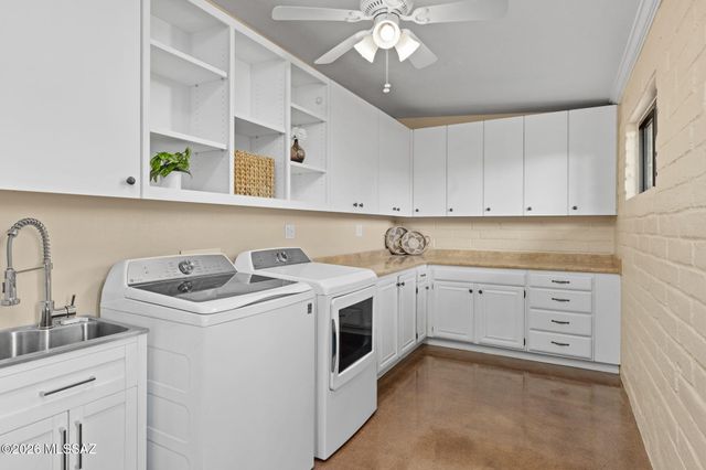 9420 E Sierra Street, Tucson, AZ 85710