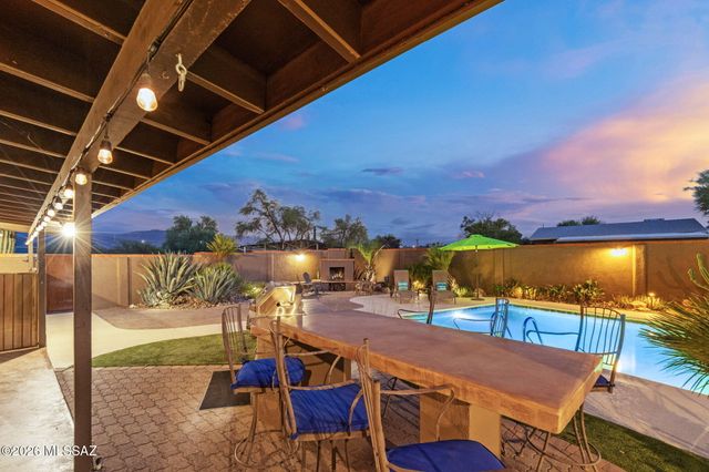 9420 E Sierra Street, Tucson, AZ 85710