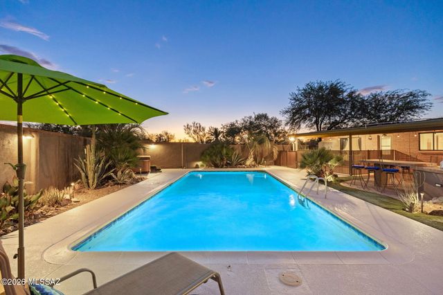 9420 E Sierra Street, Tucson, AZ 85710