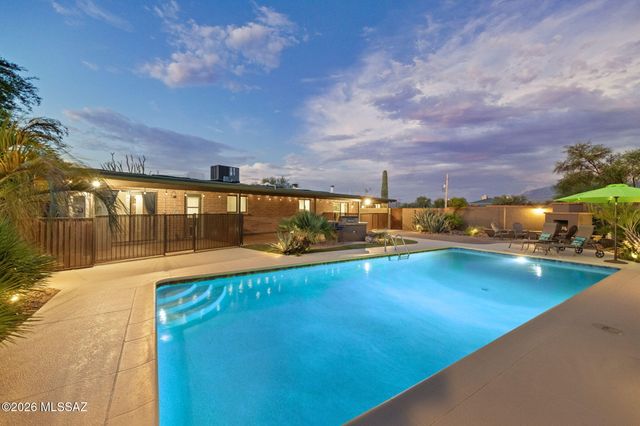 9420 E Sierra Street, Tucson, AZ 85710