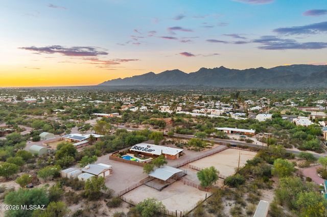 9420 E Sierra Street, Tucson, AZ 85710