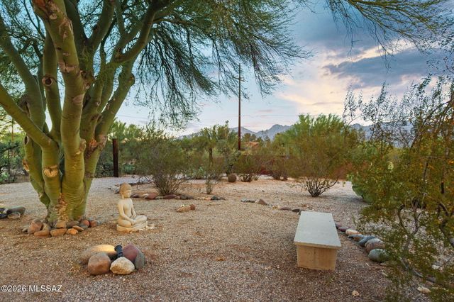 9420 E Sierra Street, Tucson, AZ 85710