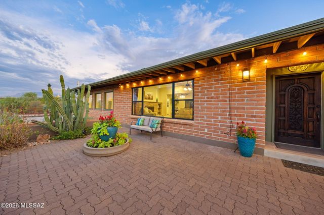 9420 E Sierra Street, Tucson, AZ 85710