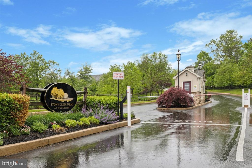135 BRINDLE CT, EAGLEVILLE, PA 19403 — photo 3