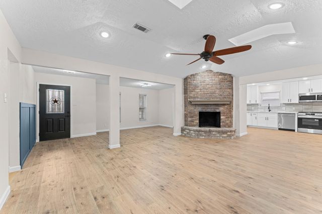 27241 Wells Lane, Conroe, TX 77385