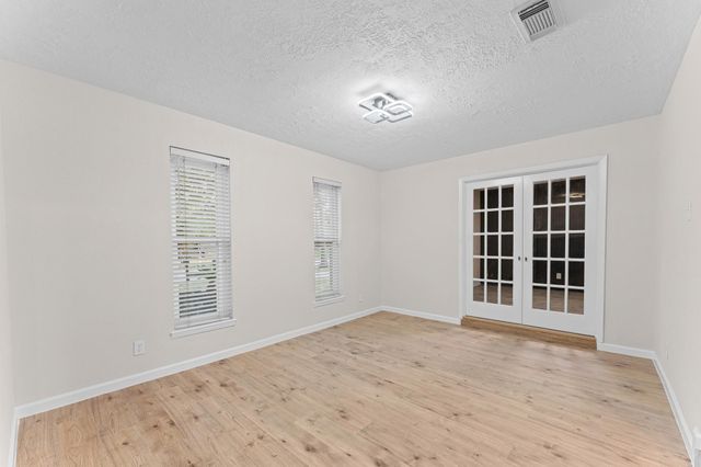 27241 Wells Lane, Conroe, TX 77385