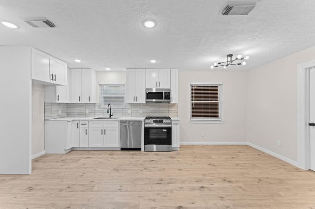 27241 Wells Lane, Conroe, TX 77385