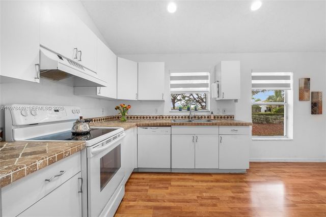 2020 SE 5th Pl, Homestead, FL 33033