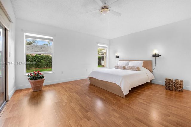 2020 SE 5th Pl, Homestead, FL 33033