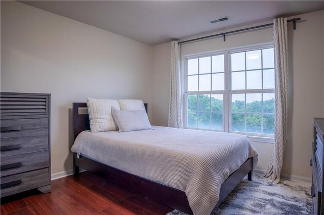 1532B Legend Trail Drive, Lawrence, KS 66047