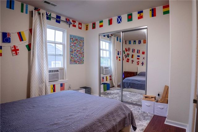 1532B Legend Trail Drive, Lawrence, KS 66047