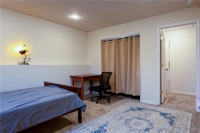 1532B Legend Trail Drive, Lawrence, KS 66047