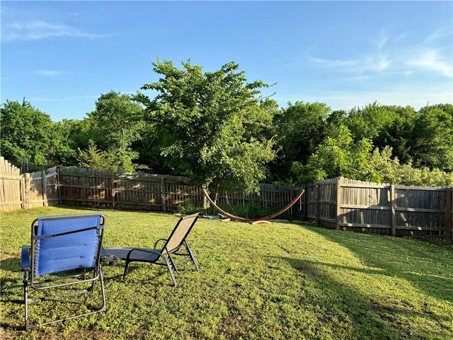 1532B Legend Trail Drive, Lawrence, KS 66047