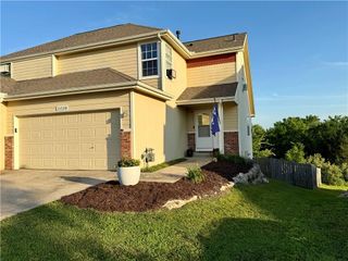 1532B Legend Trail Drive, Lawrence, KS 66047