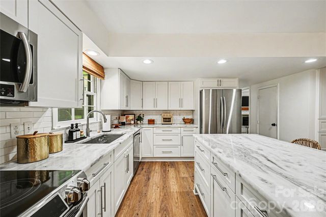 9101 Hinson Drive, Matthews, NC 28105