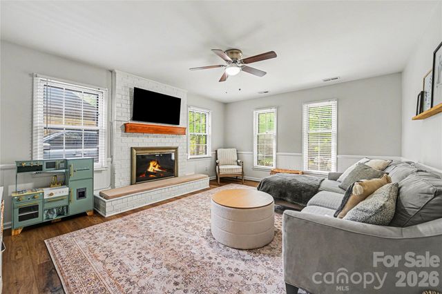 9101 Hinson Drive, Matthews, NC 28105