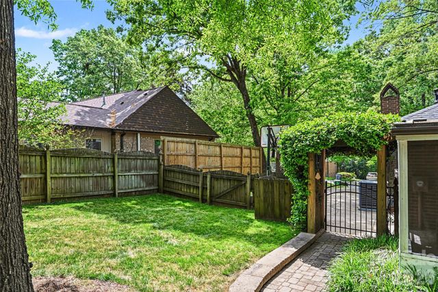 9101 Hinson Drive, Matthews, NC 28105