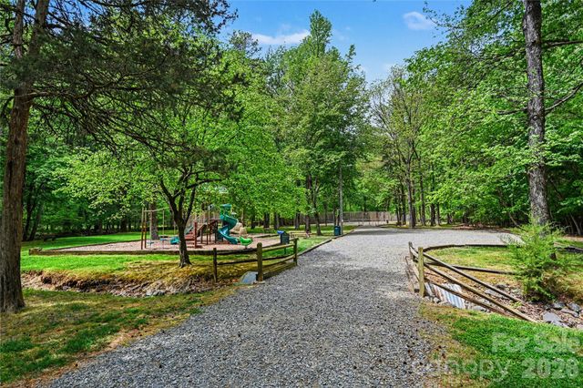 9101 Hinson Drive, Matthews, NC 28105