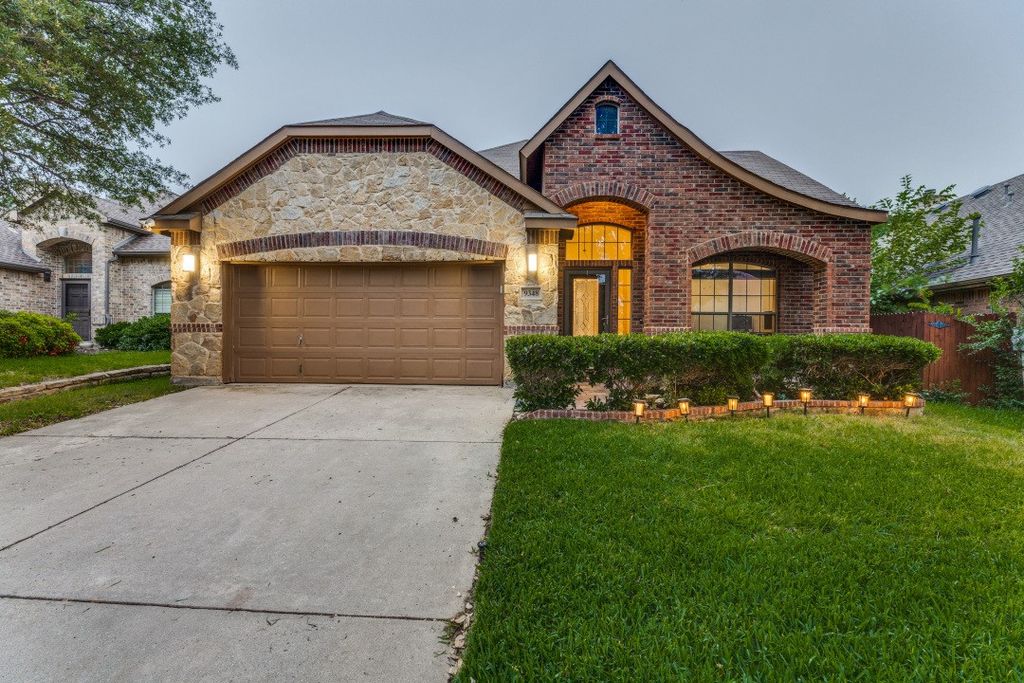 9348 Moncrief Street, Fort Worth, TX 76244