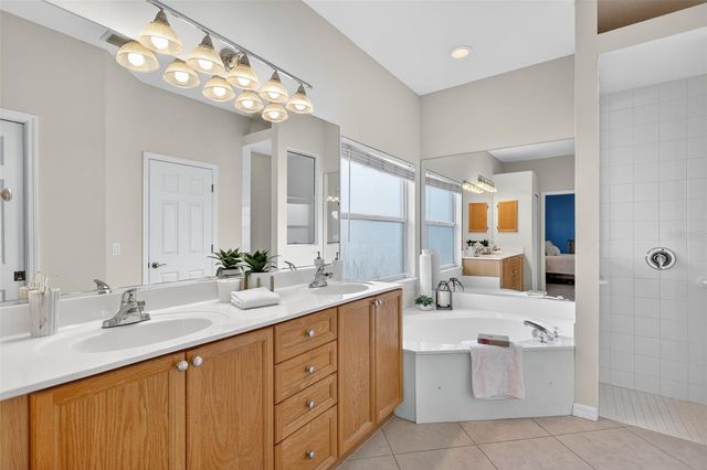 1058 WHITEGATE COURT, Sarasota, FL 34232