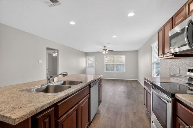 12931 Cicely Ct, St Hedwig, TX 78152