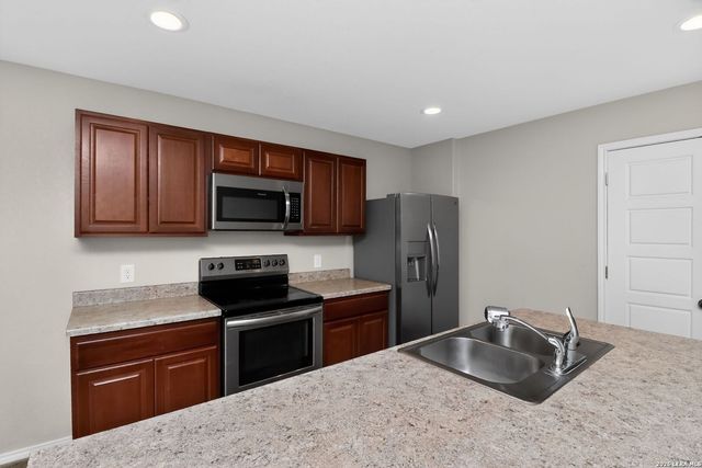 12931 Cicely Ct, St Hedwig, TX 78152