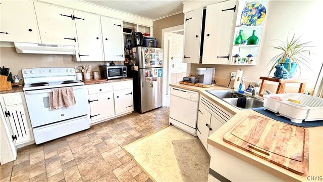 17 W Main St, Marcellus, NY 13108