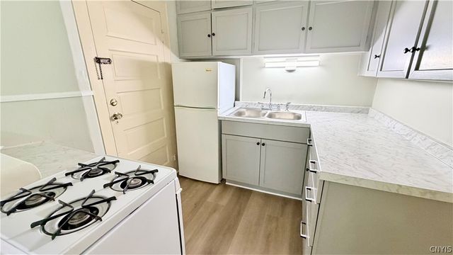 17 W Main St, Marcellus, NY 13108