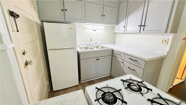 17 W Main St, Marcellus, NY 13108