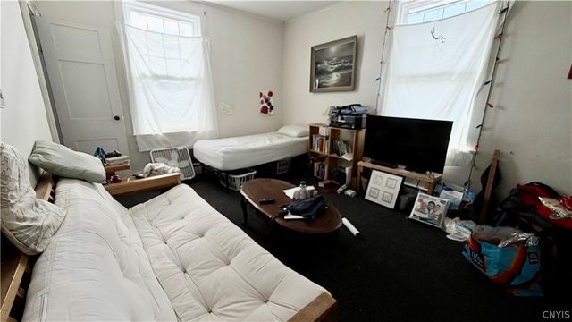 17 W Main St, Marcellus, NY 13108