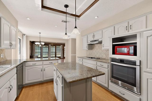 1505 Boundbrook Lane, Irving, TX 75060