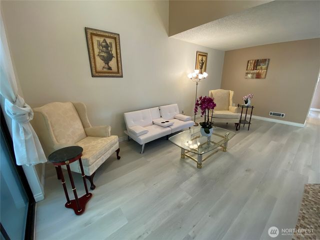 1500 LAKE PARK Drive SW #63, Tumwater, WA 98512