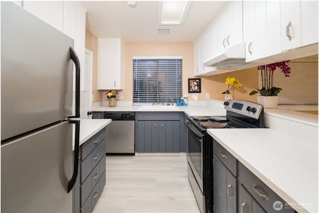 1500 LAKE PARK Drive SW #63, Tumwater, WA 98512