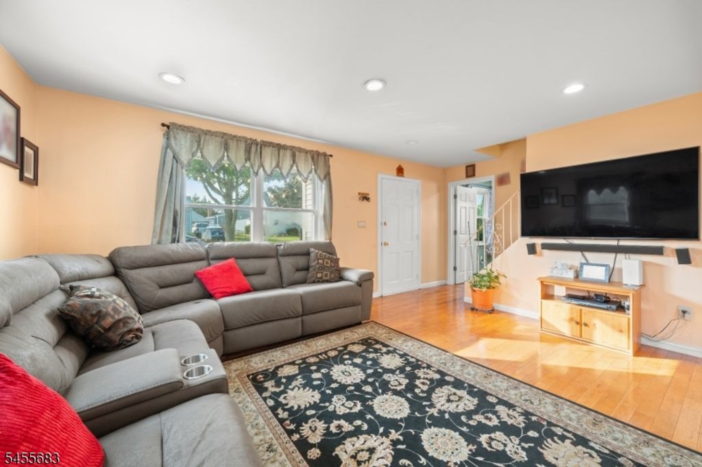 109 Maple Hill Rd, Clifton City, NJ 07013 — photo 4