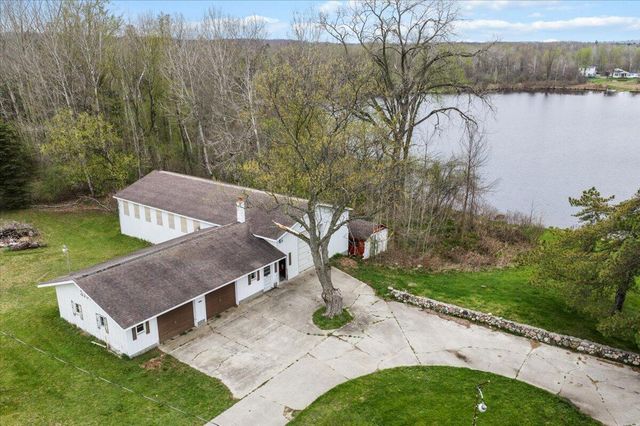 5599 Howard City Edmore Road, Home Twp, MI 48891