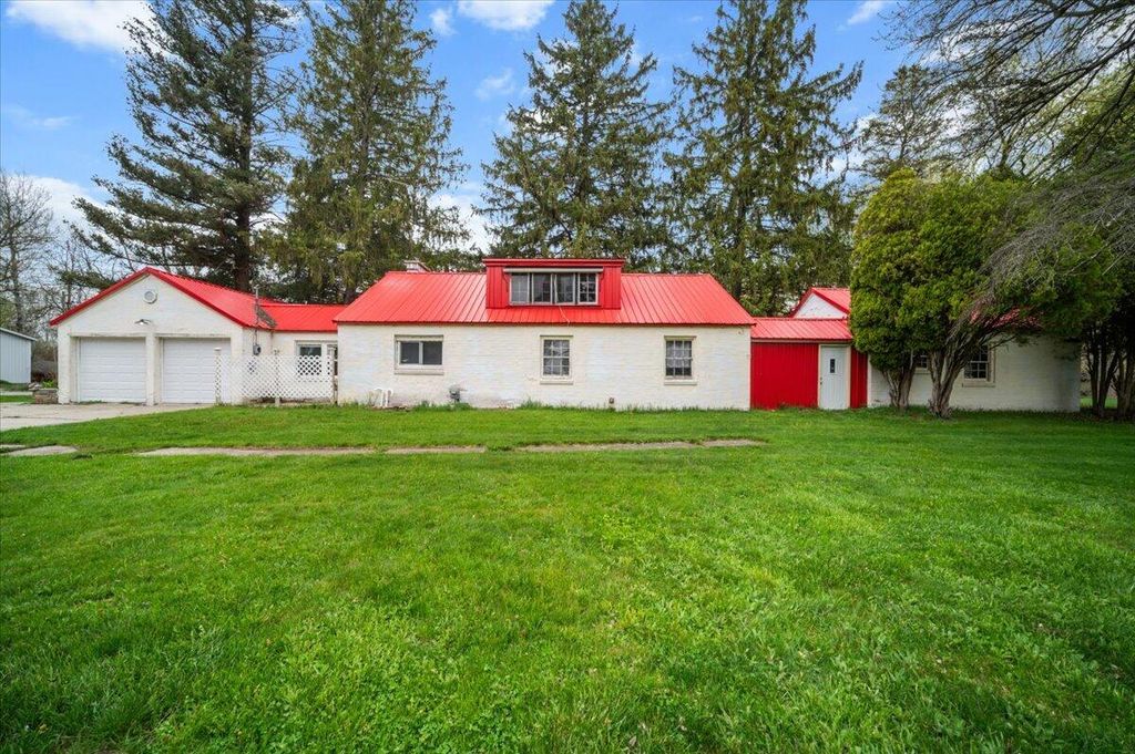 5599 Howard City Edmore Road, Home Twp, MI 48891