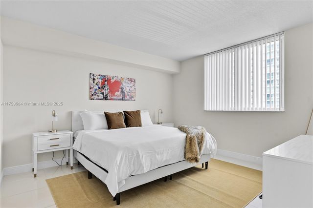 1861 NW S River Dr 1003, Miami, FL 33125