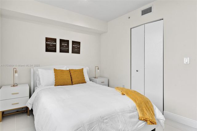 1861 NW S River Dr 1003, Miami, FL 33125