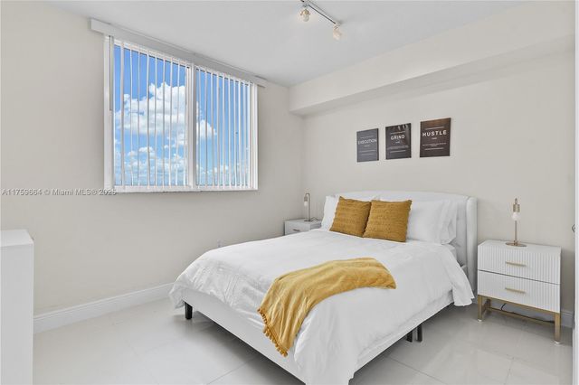 1861 NW S River Dr 1003, Miami, FL 33125