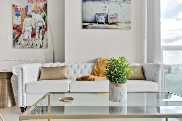 1861 NW S River Dr 1003, Miami, FL 33125