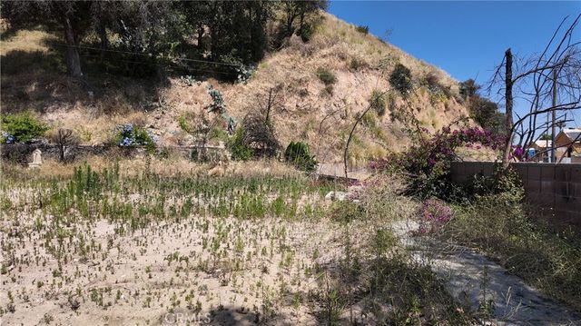 1369 E Loma Alta, Altadena, CA 91001