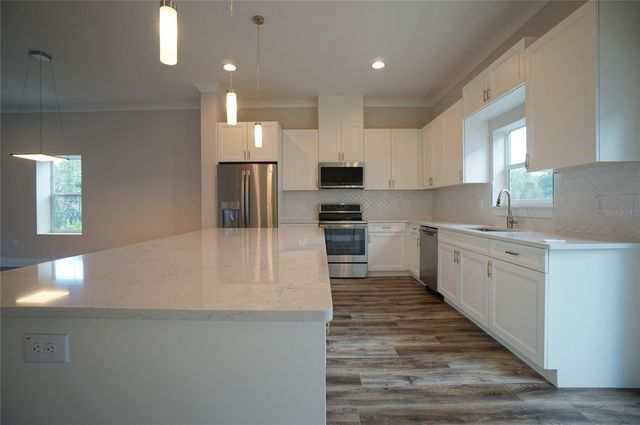 3124 W AZEELE STREET 4, Tampa, FL 33609