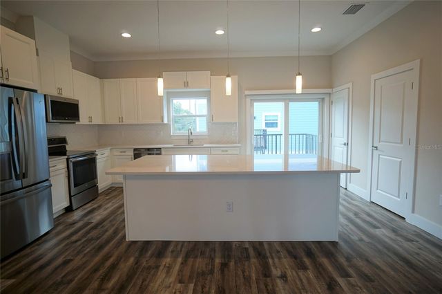 3124 W AZEELE STREET 4, Tampa, FL 33609