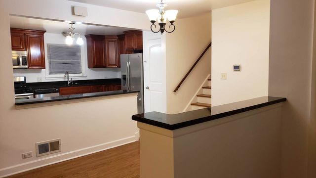 6707 N Keating Avenue, Lincolnwood, IL 60712