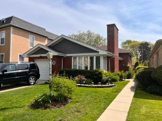 6707 N Keating Avenue, Lincolnwood, IL 60712
