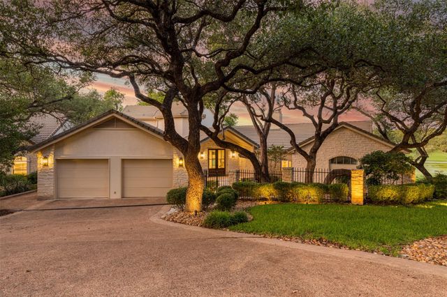 48 Tiburon DR, The Hills, TX 78738