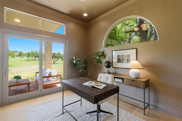 48 Tiburon DR, The Hills, TX 78738