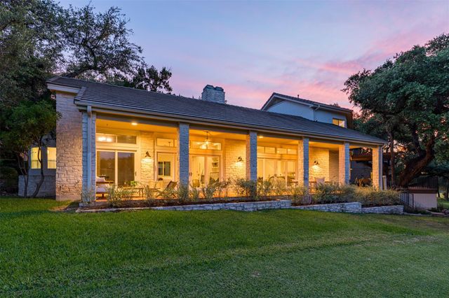 48 Tiburon DR, The Hills, TX 78738